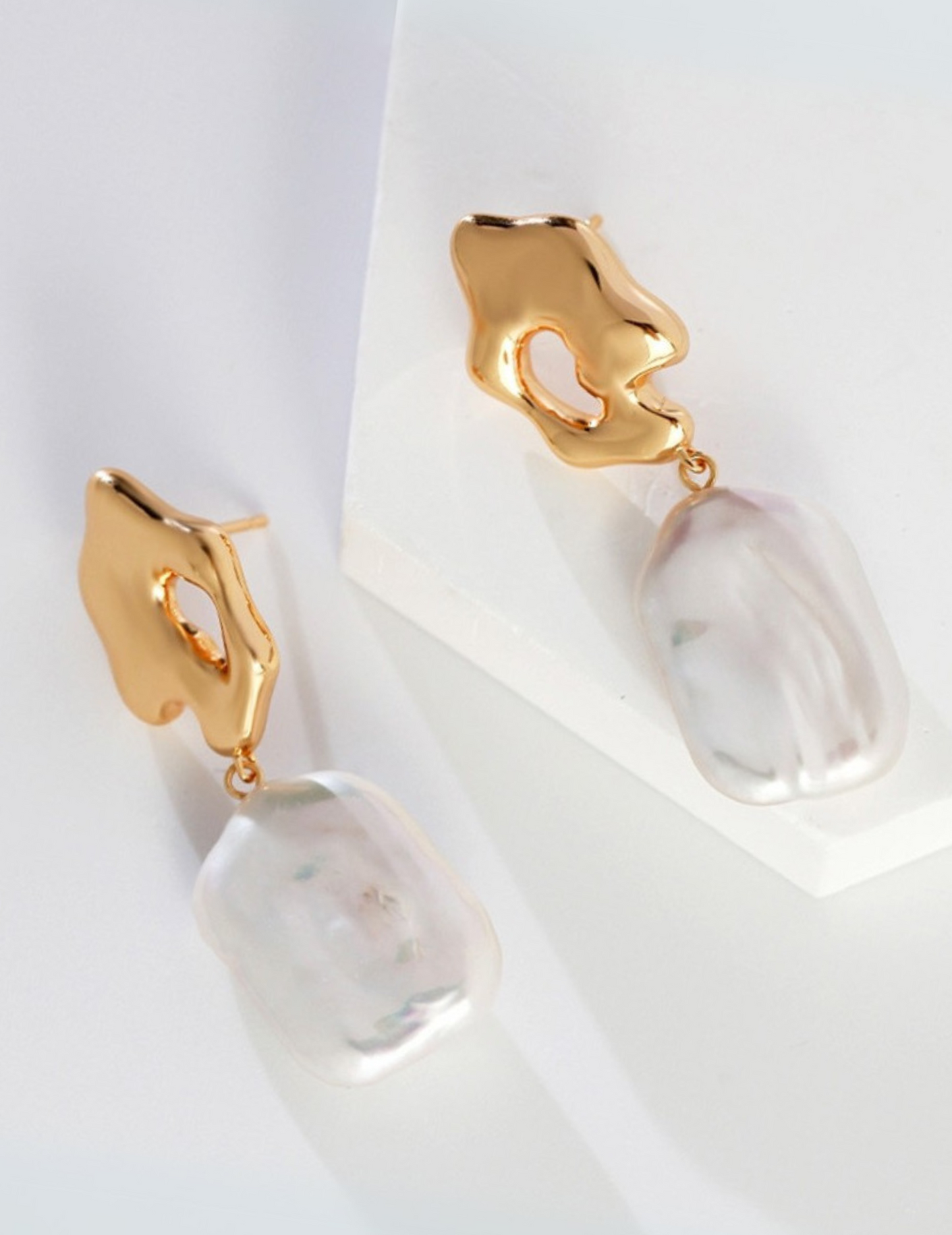 Goldene Kiesel-Barock-Ohrringe