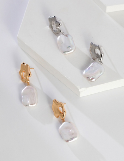 Golden pebble baroque earrings