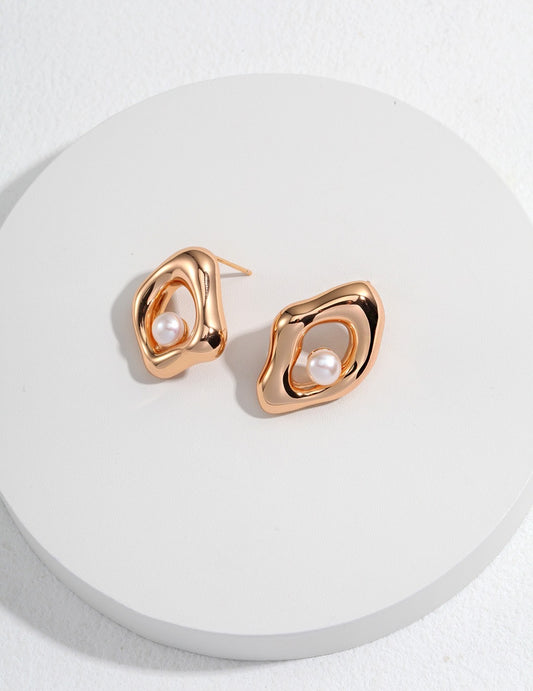 Gold-Vogue-asymmetrische-Ohrringe